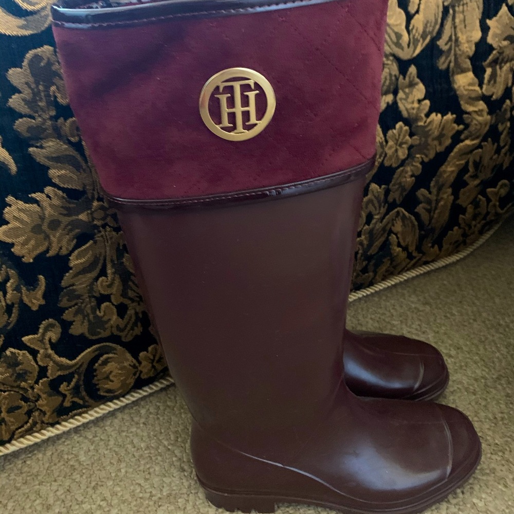 Tommy Hilfiger Burgundy and Brown Winter Boots